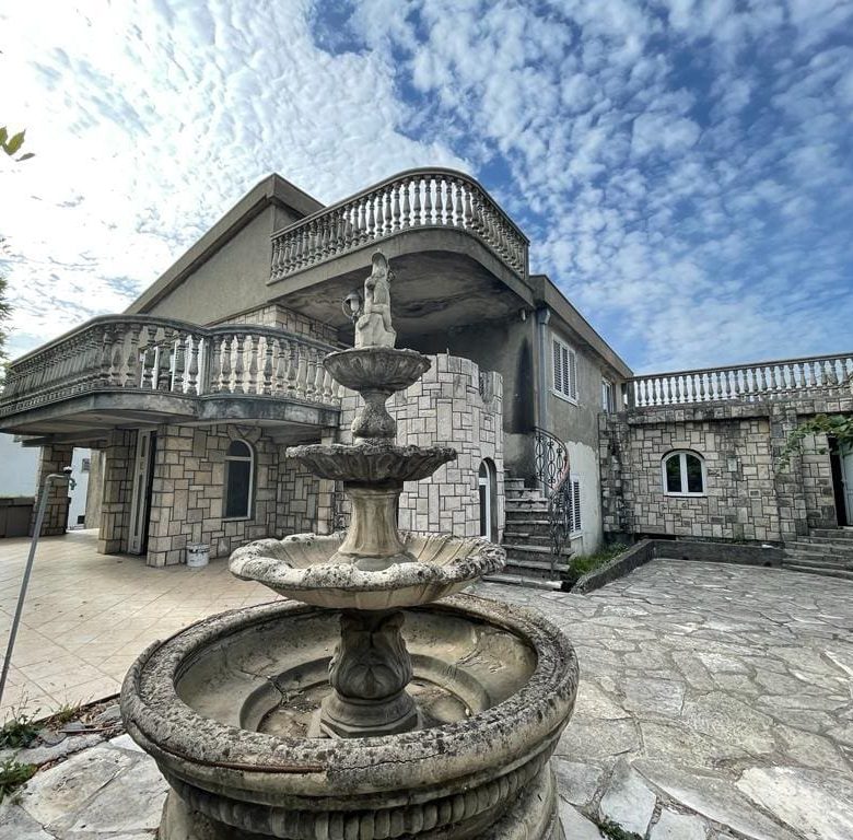 Вілла продається в Бар-Чорногорія, 268 м²