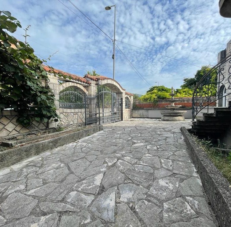 Вілла продається в Бар-Чорногорія, 268 м² — Бар