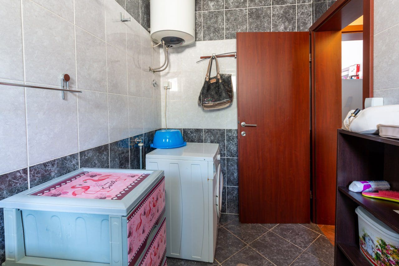 Zweizimmerwohnung in Susanj-Bar-Montenegro zum Verkauf — Montenegro