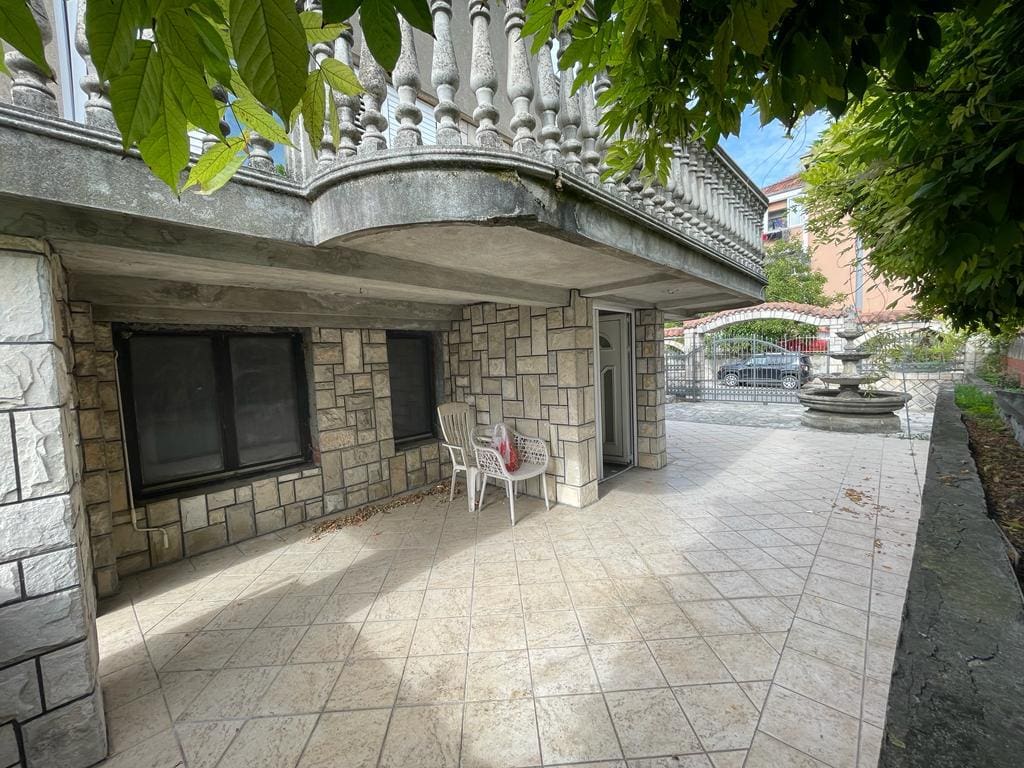Вілла продається в Бар-Чорногорія, 268 м² — Бар