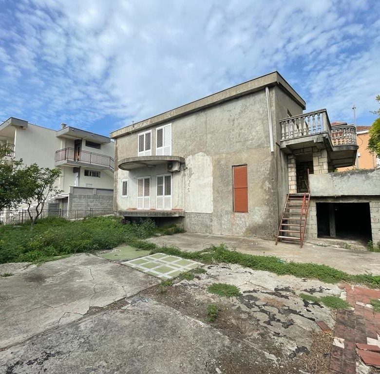 Вілла продається в Бар-Чорногорія, 268 м² — Бар