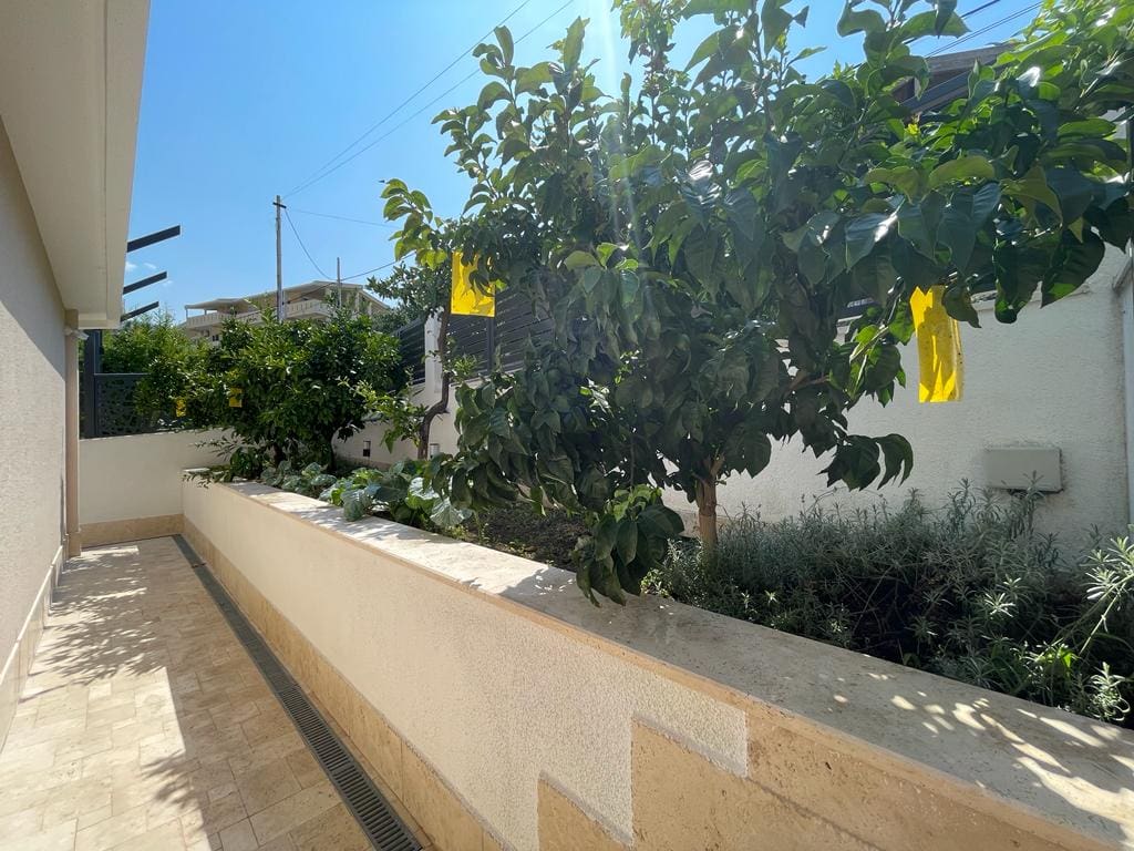 Modern Villa for Sale in Quiet Location - Bar — Montenegro