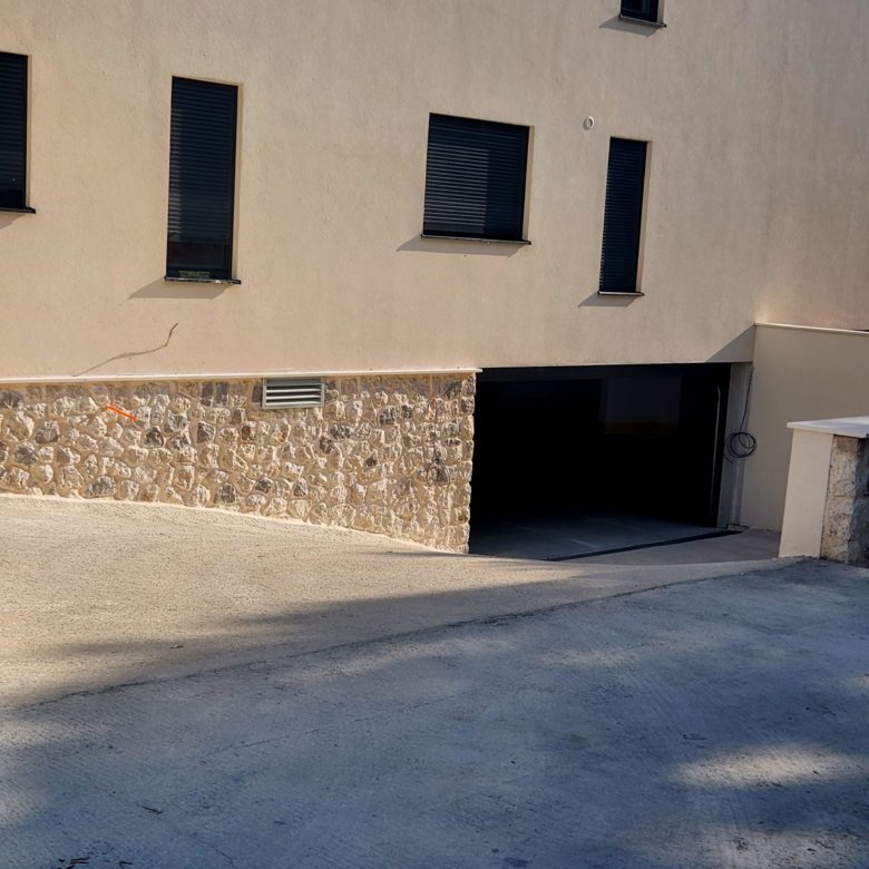 Meerblick-Wohnung in Becici zu verkaufen — Montenegro