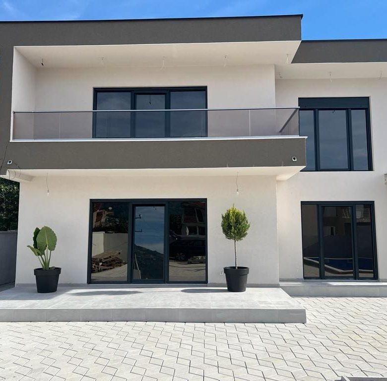 Lovely villa for sale in Bar, Montenegro — Montenegro
