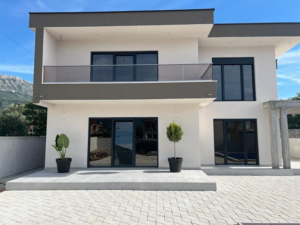 Lovely villa for sale in Bar, Montenegro — Montenegro