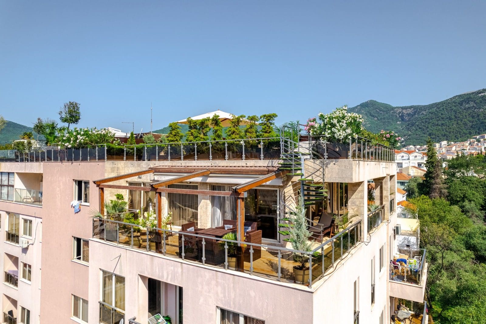 Luxus-Penthouse in Budva-Montenegro zu verkaufen — Montenegro