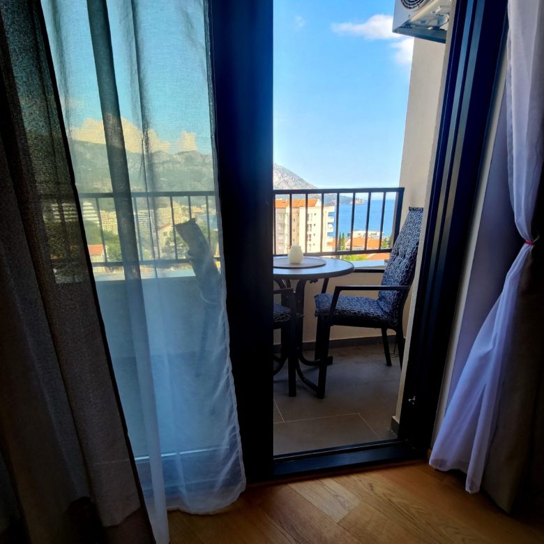Meerblick-Wohnung in Becici zu verkaufen — Montenegro