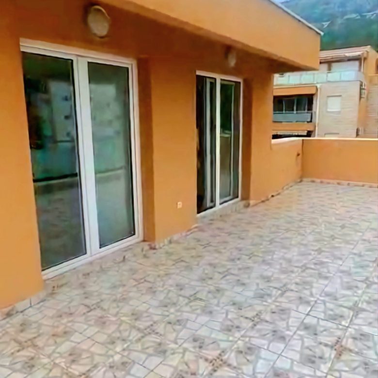 Penthouse mit herrlichem Meerblick in Becici — Montenegro