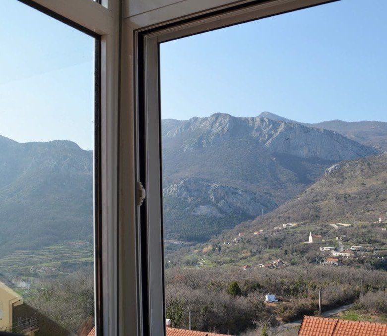 Spacious 3-Level Monteray Townhouse — Montenegro