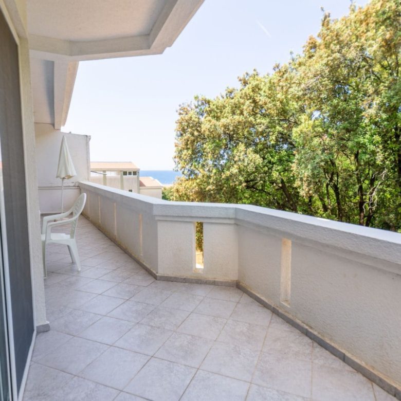Charming 108m2 Apartment with Sea View — Montenegro