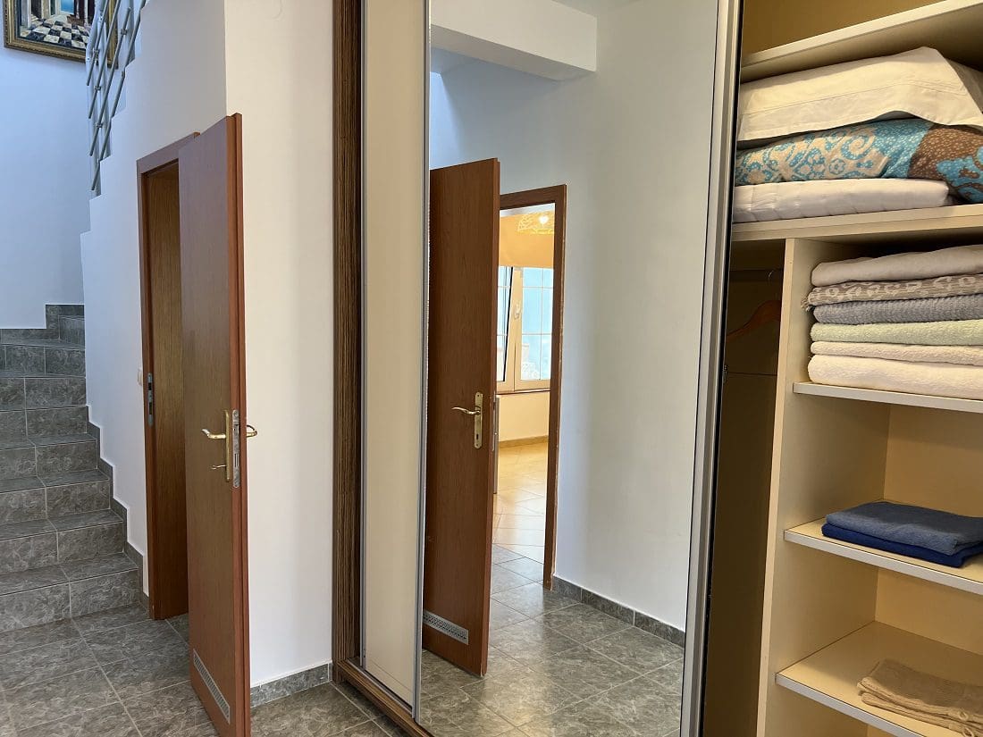 Spacious 3-Level Monteray Townhouse — Montenegro