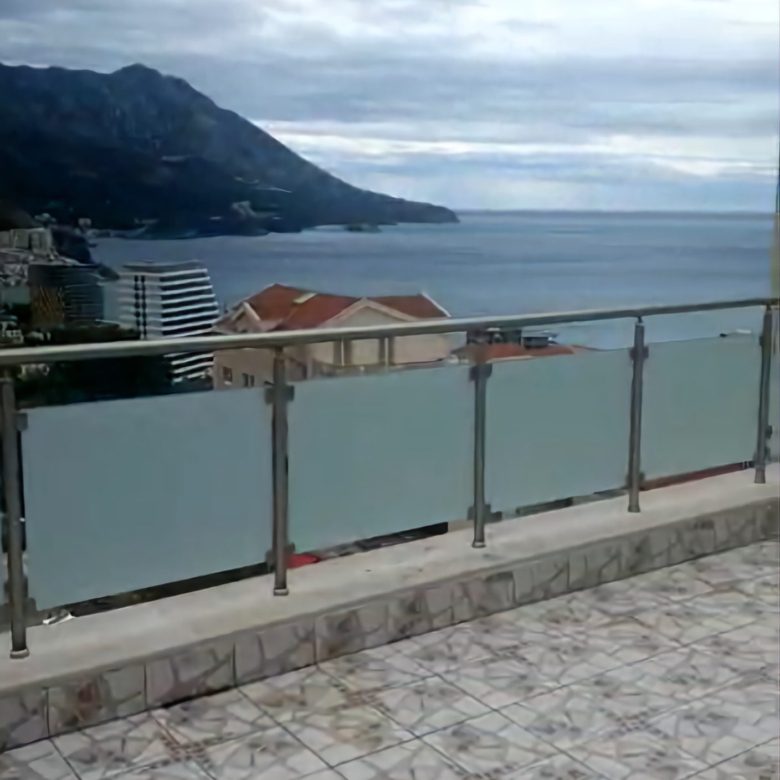 Penthouse mit herrlichem Meerblick in Becici — Montenegro