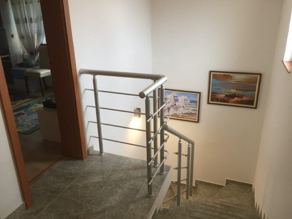 Spacious 3-Level Monteray Townhouse — Montenegro