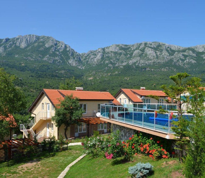 Spacious 3-Level Monteray Townhouse — Montenegro