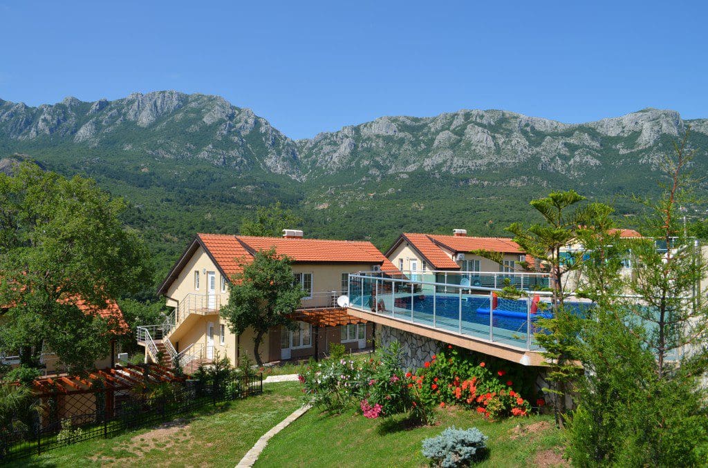 Spacious 3-Level Monteray Townhouse — Montenegro