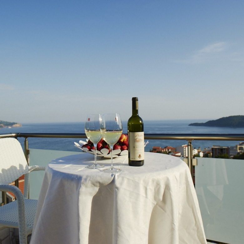 Penthouse mit herrlichem Meerblick in Becici — Montenegro