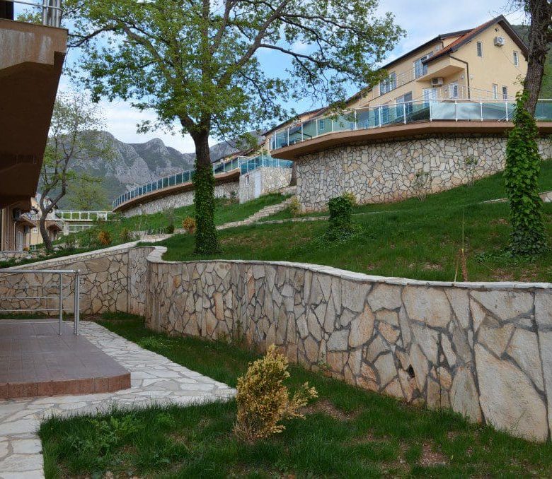 Spacious 3-Level Monteray Townhouse — Montenegro