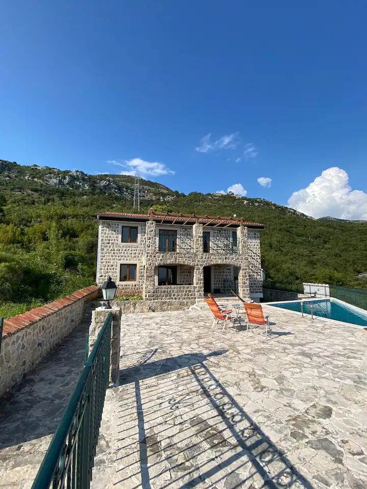 Havuzlu Lüks Villa Petrovac