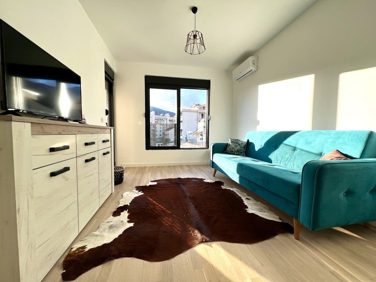 MREproperty (1) Nowoczesne mieszkanie na sprzedaż w Budvie