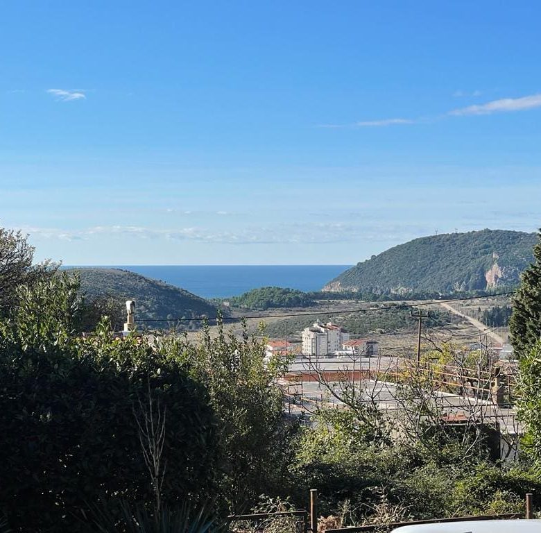 Charming Seaview Home in Sutomore