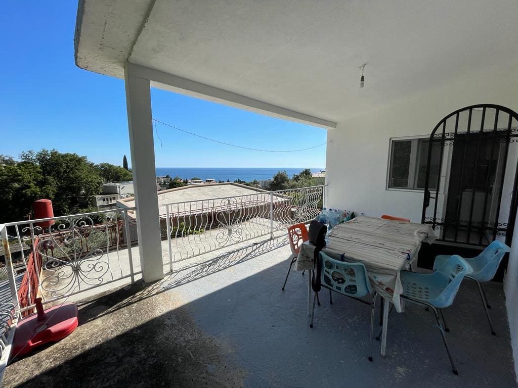 Charming Seaside Apartment in Sutomore — Montenegro
