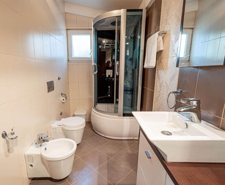 Eine schöne und gemütliche Villa mit Pool in Bečići — Montenegro