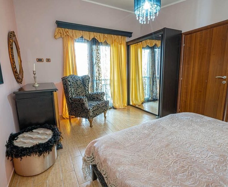 Eine schöne und gemütliche Villa mit Pool in Bečići — Montenegro