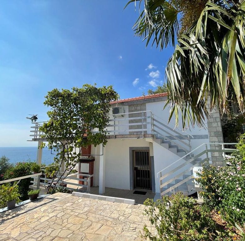 Stunning Seaside Property in the Suburbs of Bar — Montenegro