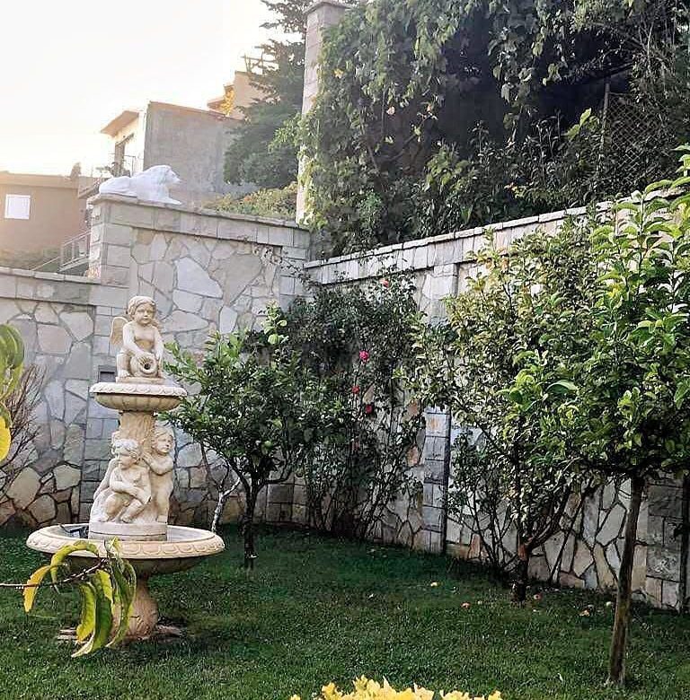 Bečići'de Satılık Lüks Villa — Karadağ