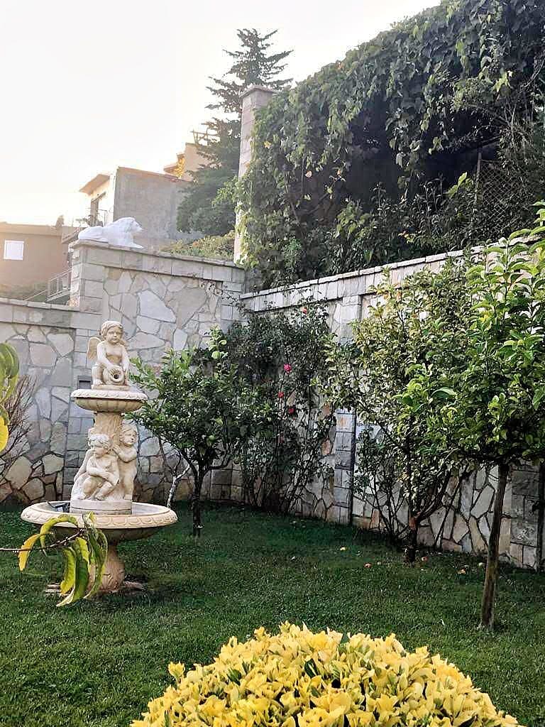 Bečići'de Satılık Lüks Villa — Karadağ