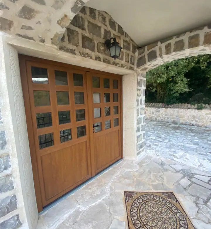 Petrovac'ta Havuzlu Lüks Villa — Karadağ