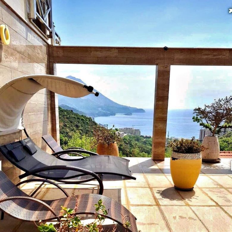 Bečići'de Satılık Lüks Villa — Karadağ