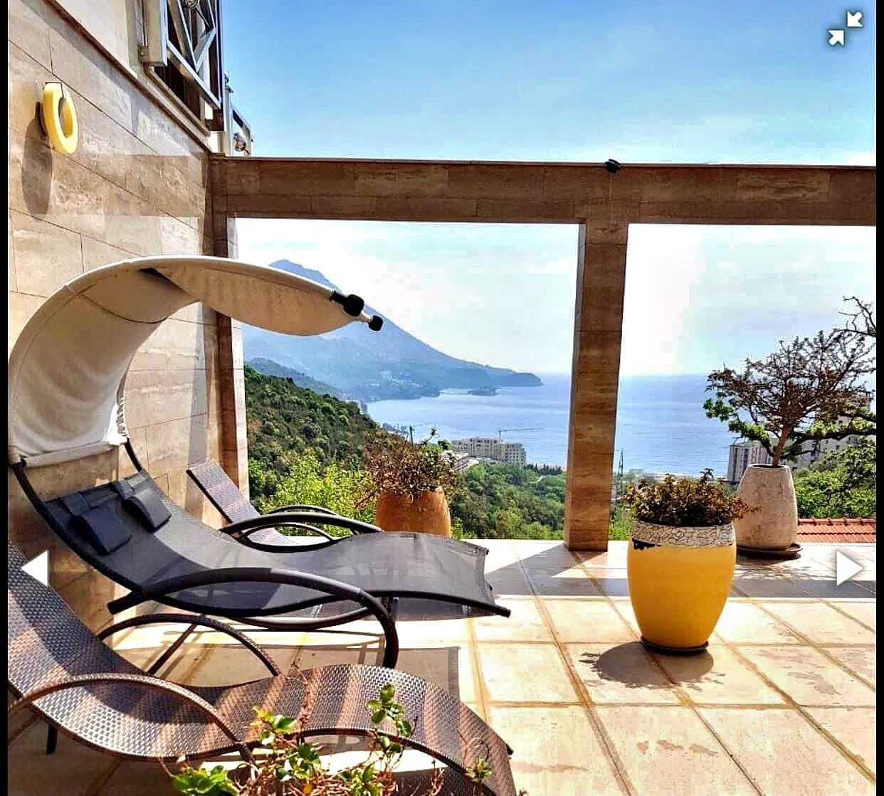 Bečići'de Satılık Lüks Villa — Karadağ