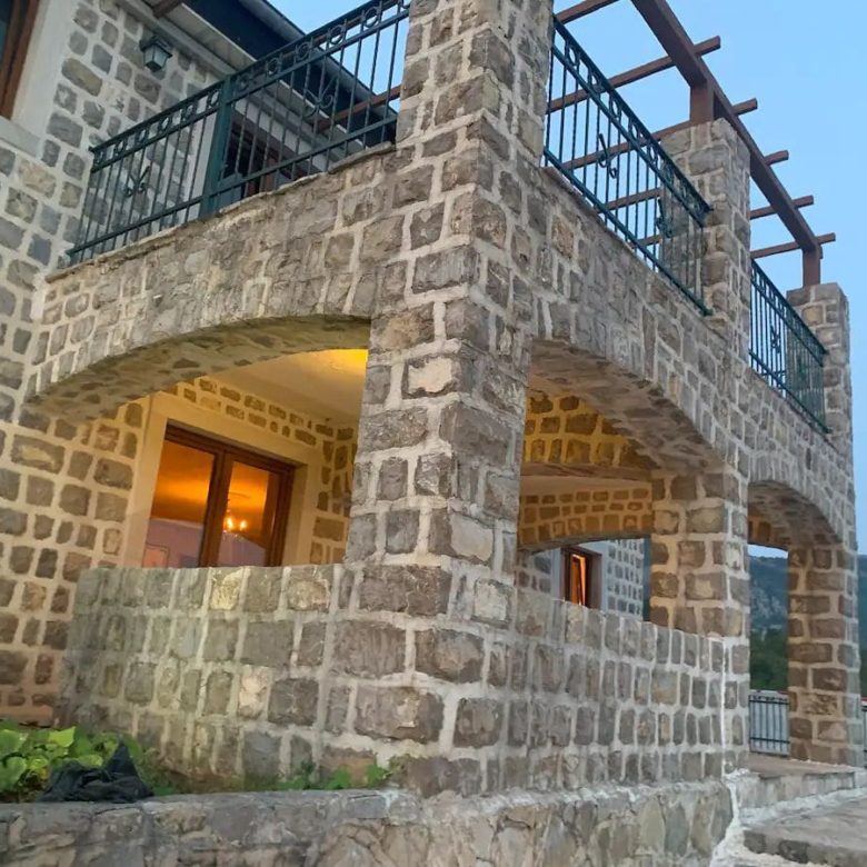 Petrovac'ta Havuzlu Lüks Villa — Karadağ