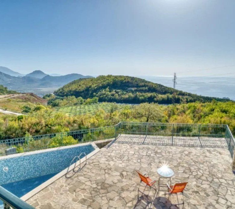 Petrovac'ta Havuzlu Lüks Villa — Karadağ
