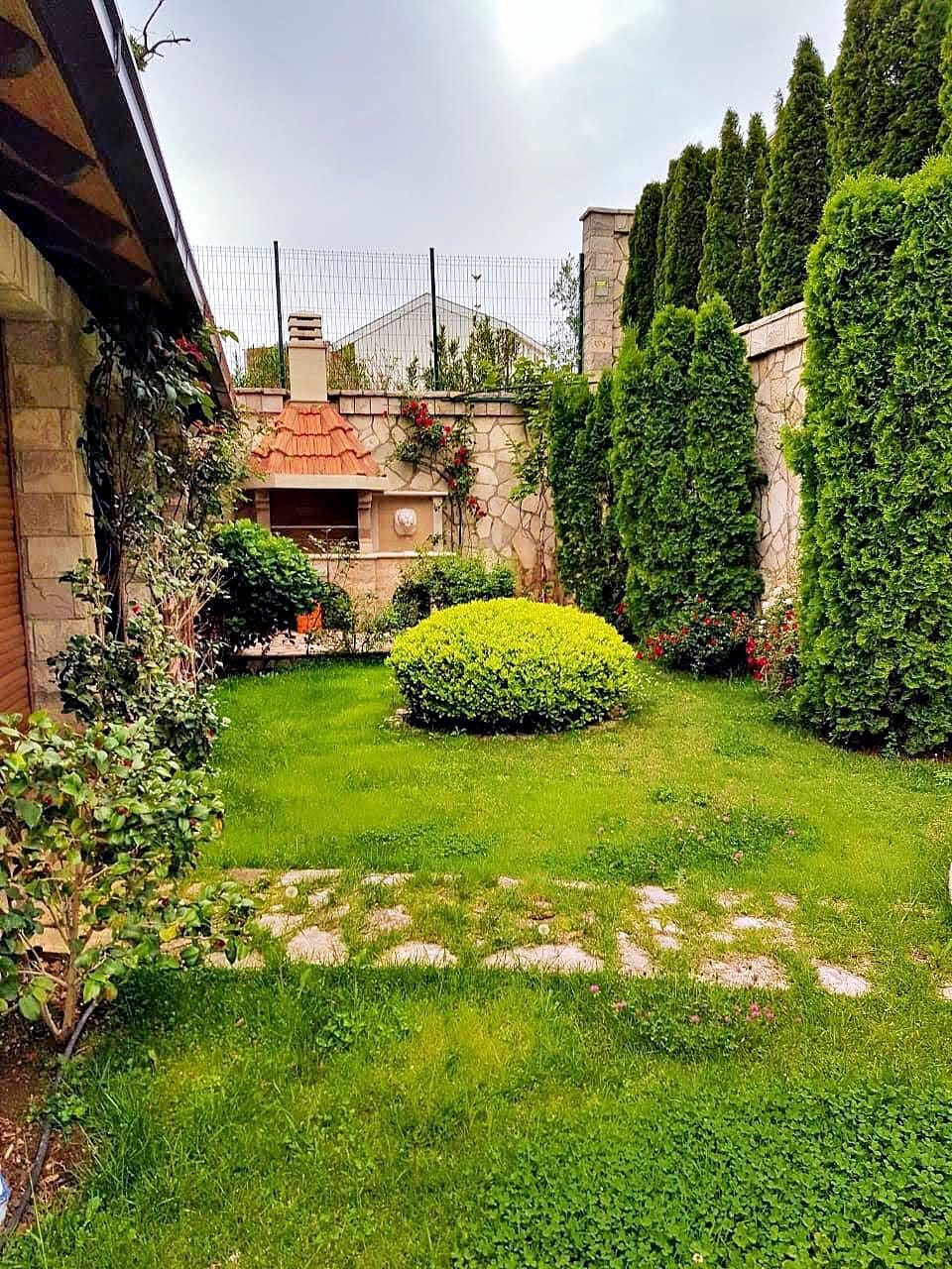 Bečići'de Satılık Lüks Villa — Karadağ