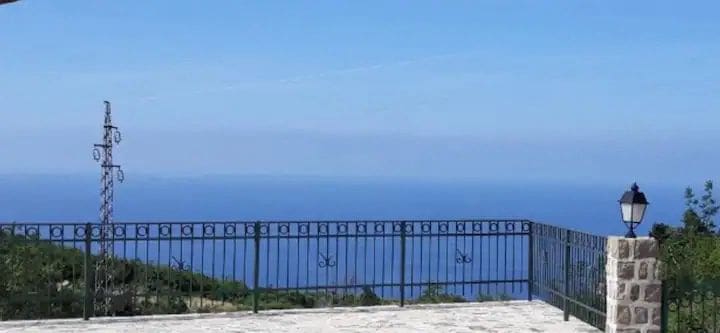 Petrovac'ta Havuzlu Lüks Villa — Karadağ