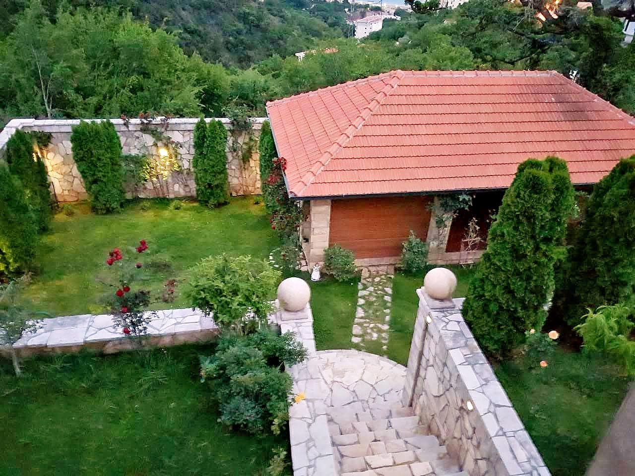 Bečići'de Satılık Lüks Villa — Karadağ