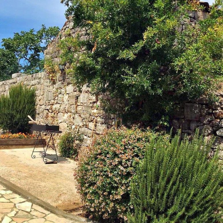 Luxurious Townhouse with Panoramic Views in Montenegro — Montenegro