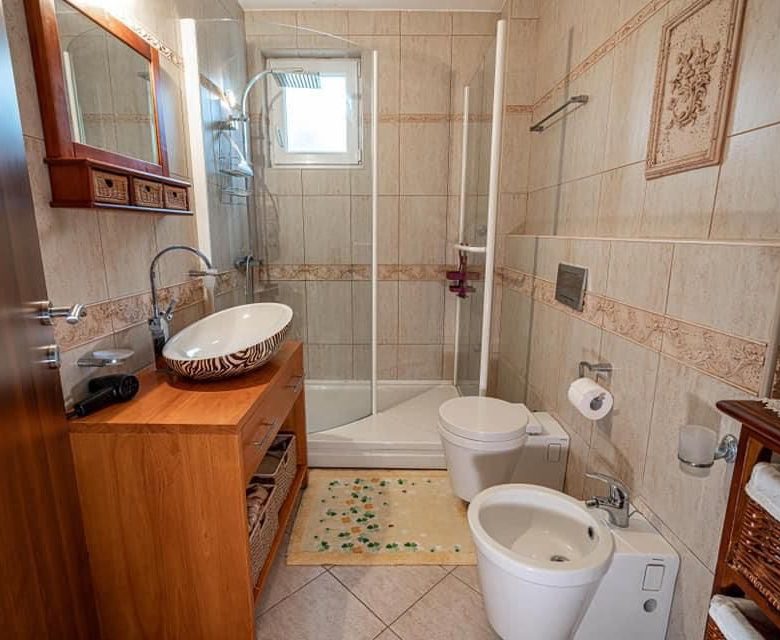 Eine schöne und gemütliche Villa mit Pool in Bečići — Montenegro