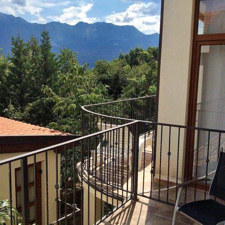 Luxurious Townhouse with Panoramic Views in Montenegro — Montenegro