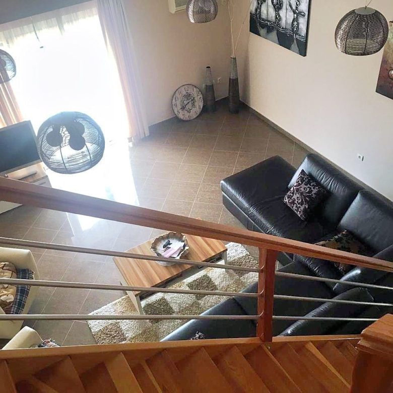 Pržno'da Deniz Manzaralı, Ferah ve Lüks Bir Dubleks Daire — Karadağ