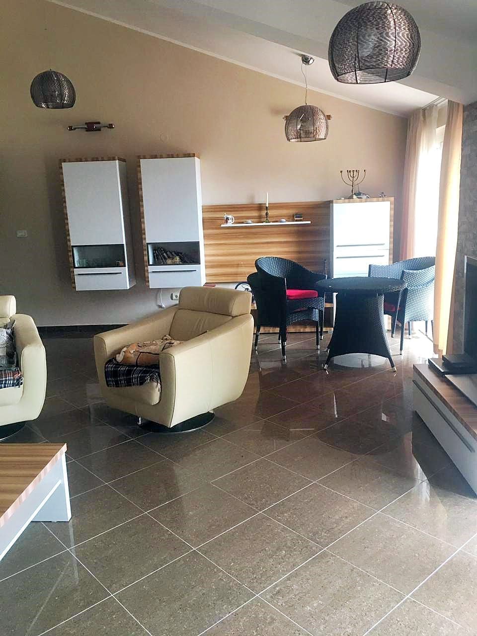 Pržno'da Deniz Manzaralı, Ferah ve Lüks Bir Dubleks Daire — Karadağ