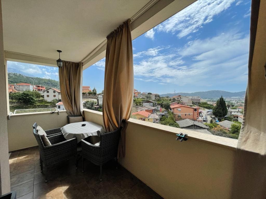 Luxurious Villa with Breathtaking Views in Bar — Montenegro