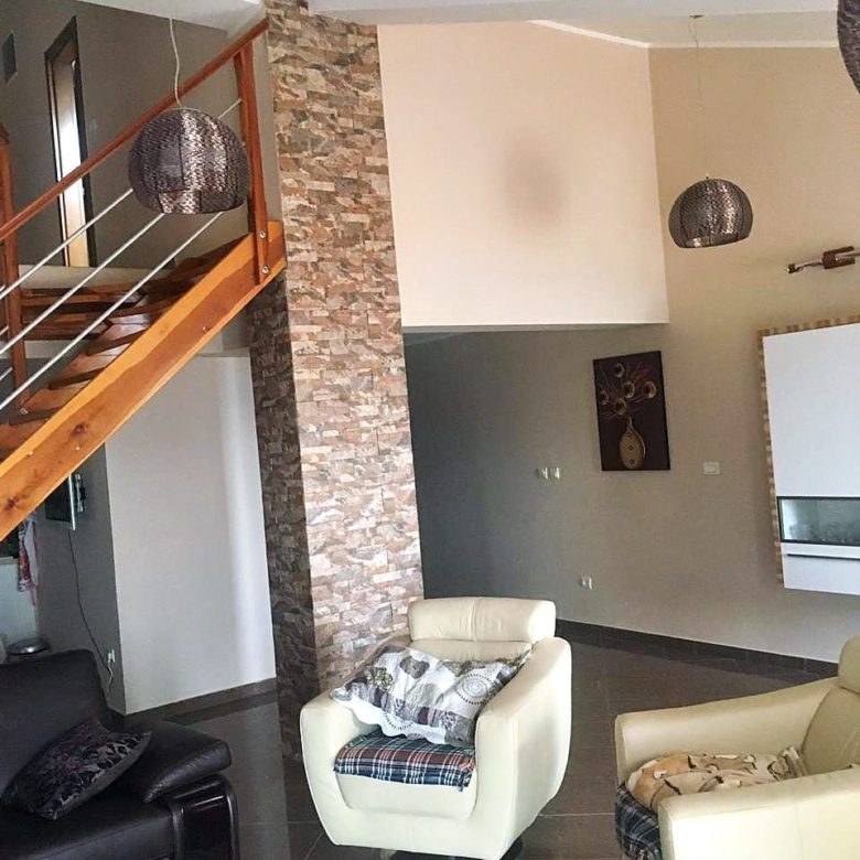 Pržno'da Deniz Manzaralı, Ferah ve Lüks Bir Dubleks Daire — Karadağ