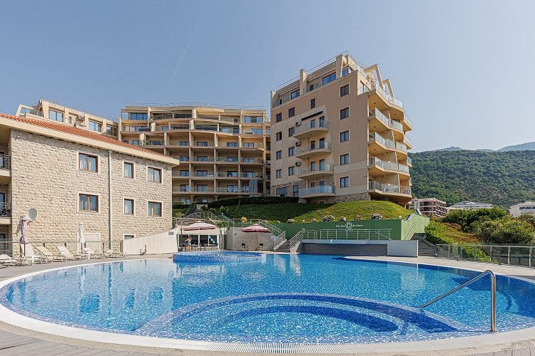 A Premium Apartment in a Complex with a Pool — Montenegro