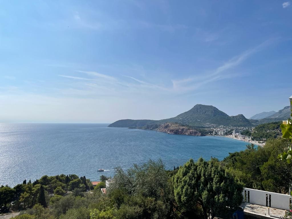 Stunning Seaside Property in the Suburbs of Bar — Montenegro