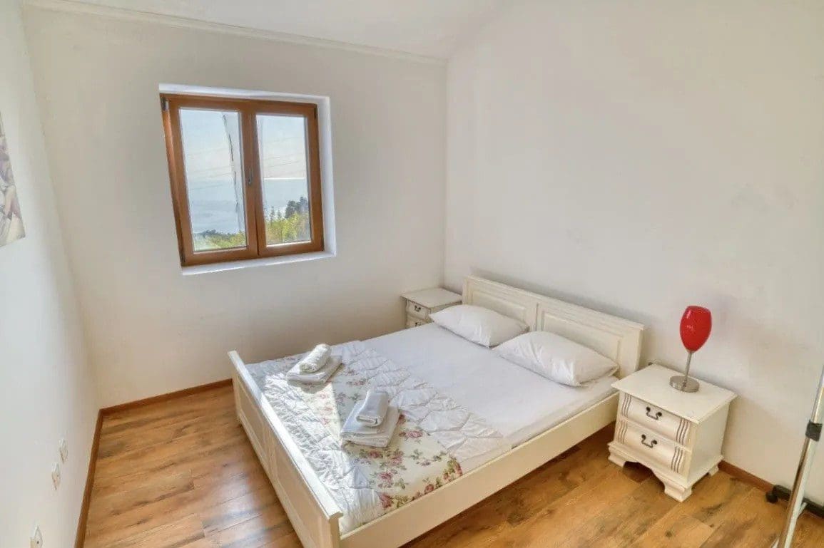 Petrovac'ta Havuzlu Lüks Villa — Karadağ