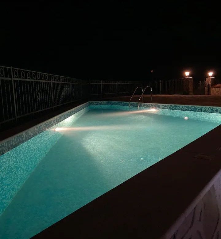 Petrovac'ta Havuzlu Lüks Villa — Karadağ