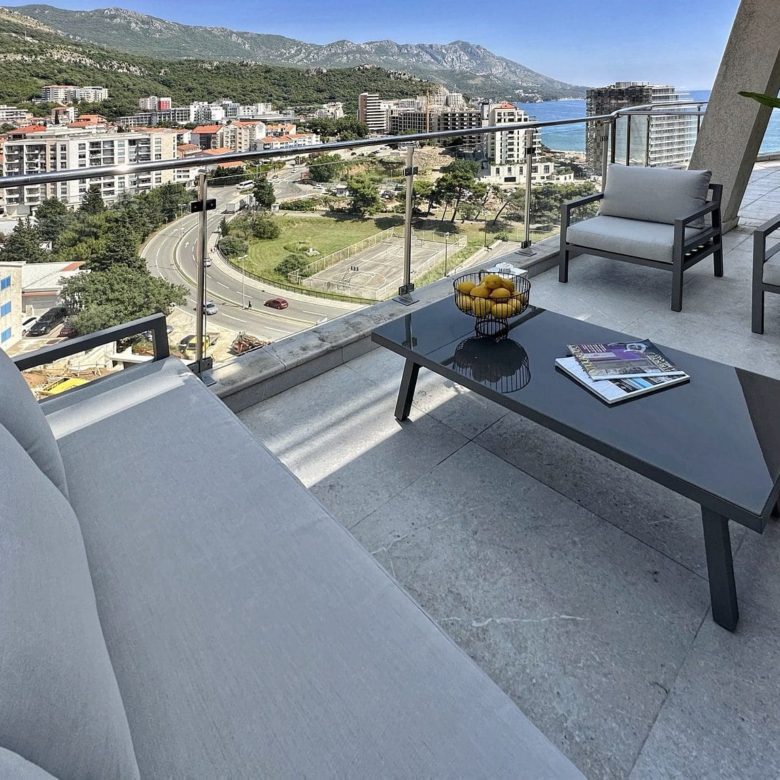 A Premium Apartment in a Complex with a Pool — Montenegro